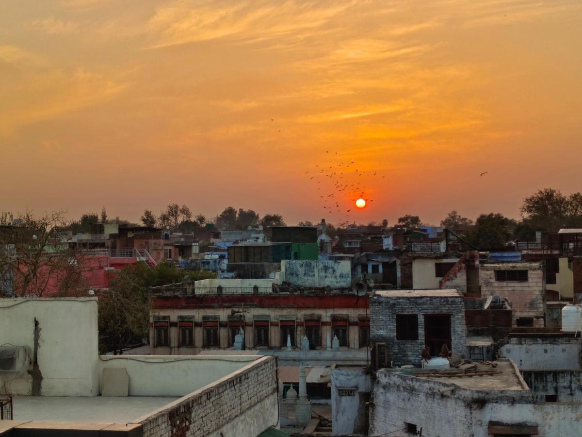 Hotel India Inn Walking Distance From Taj Mahal-- Rooftop Taj Mahal View アーグラ エクステリア 写真