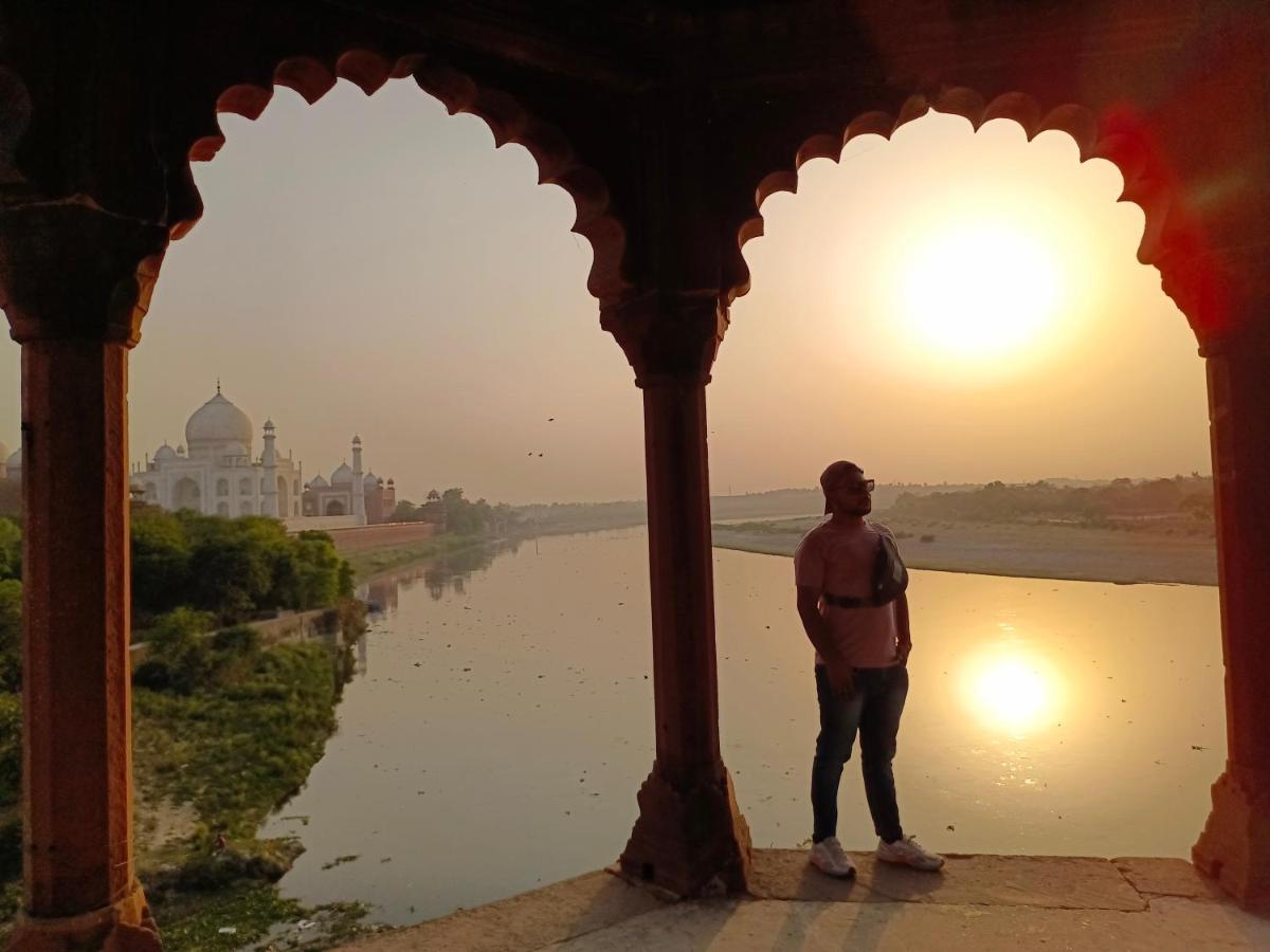 Hotel India Inn Walking Distance From Taj Mahal-- Rooftop Taj Mahal View アーグラ エクステリア 写真