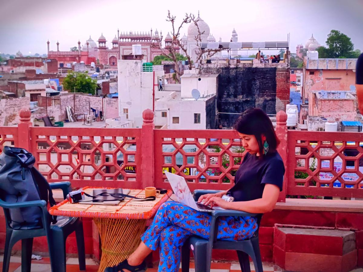 Hotel India Inn Walking Distance From Taj Mahal-- Rooftop Taj Mahal View アーグラ エクステリア 写真