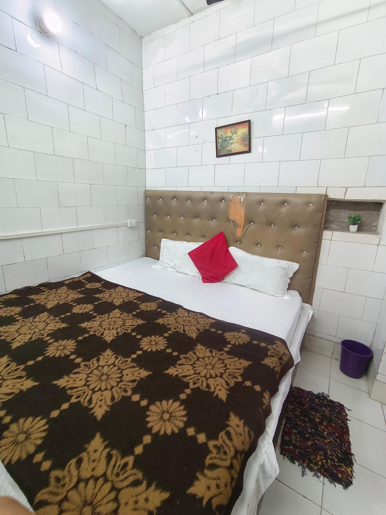 Hotel India Inn Walking Distance From Taj Mahal-- Rooftop Taj Mahal View アーグラ エクステリア 写真