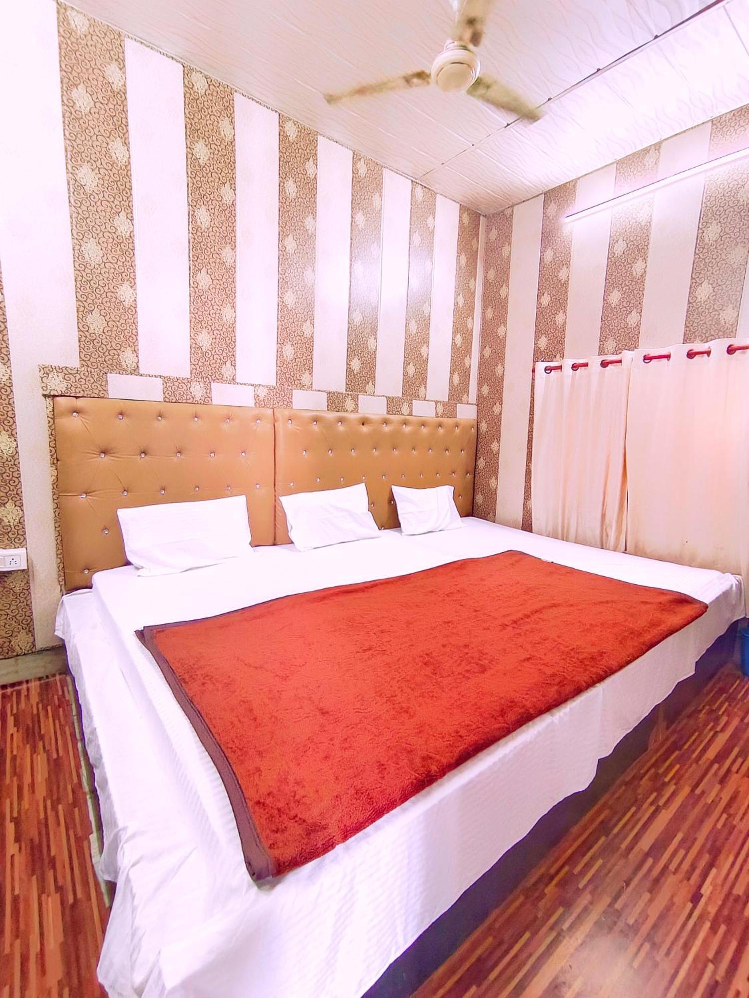 Hotel India Inn Walking Distance From Taj Mahal-- Rooftop Taj Mahal View アーグラ エクステリア 写真