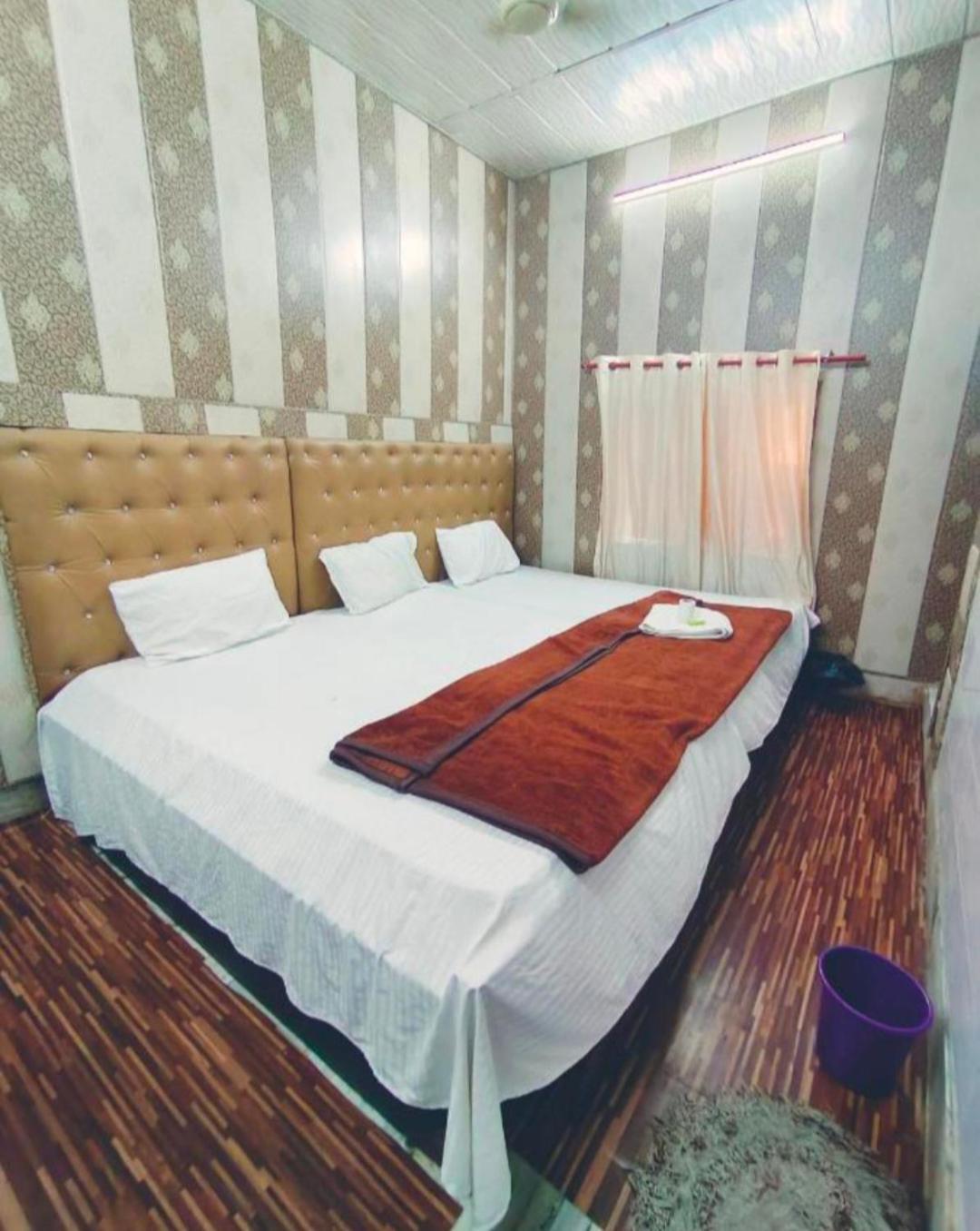 Hotel India Inn Walking Distance From Taj Mahal-- Rooftop Taj Mahal View アーグラ エクステリア 写真