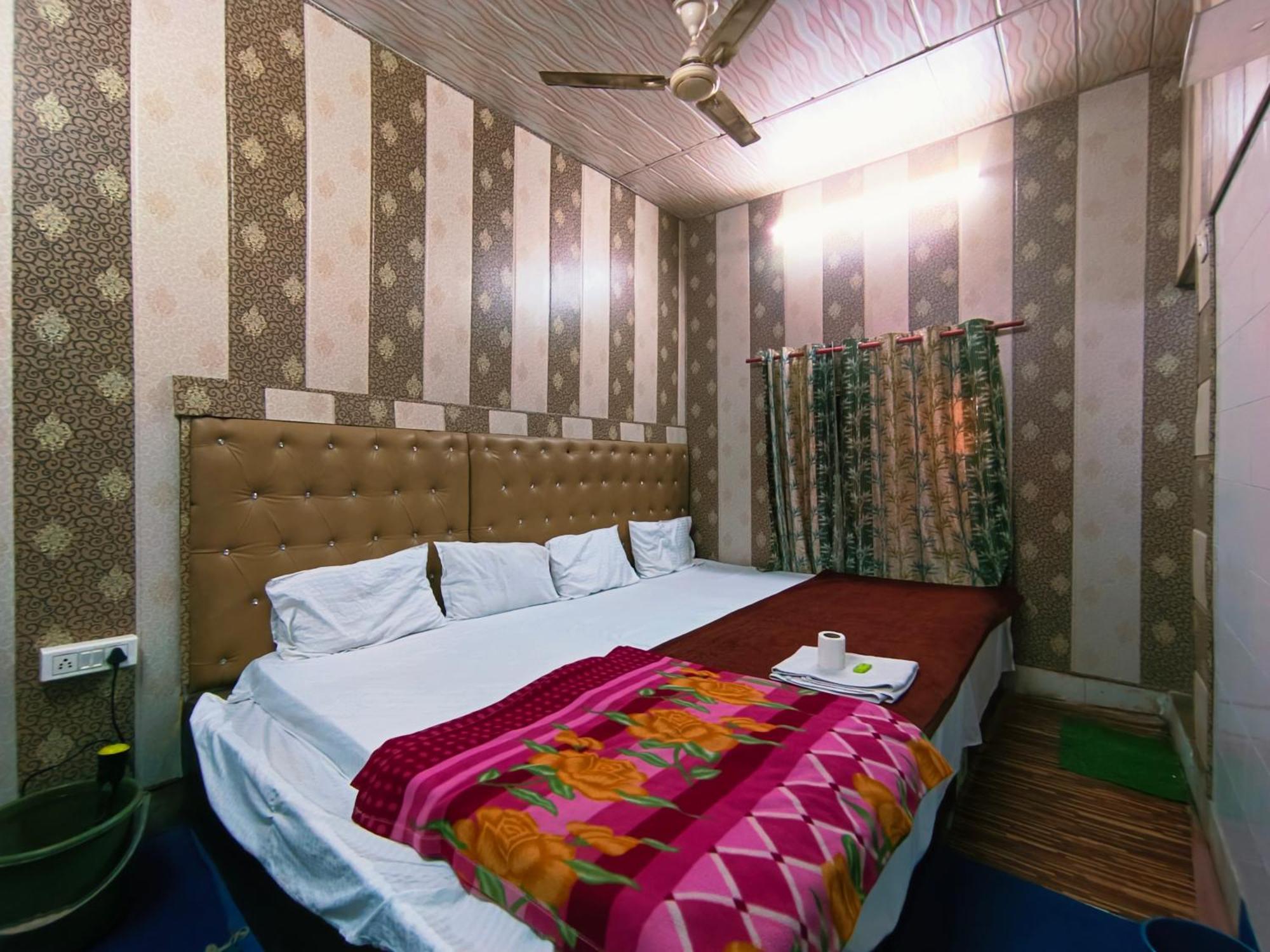 Hotel India Inn Walking Distance From Taj Mahal-- Rooftop Taj Mahal View アーグラ エクステリア 写真