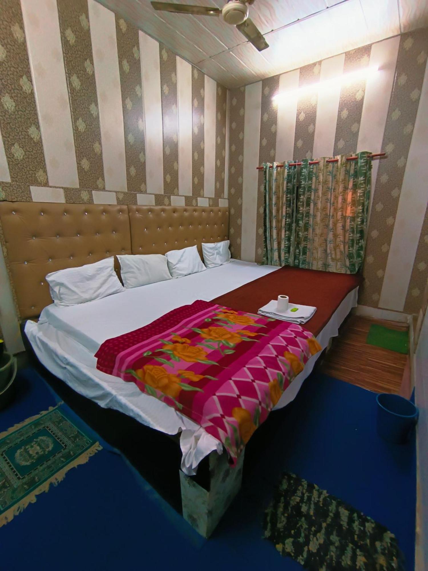 Hotel India Inn Walking Distance From Taj Mahal-- Rooftop Taj Mahal View アーグラ エクステリア 写真