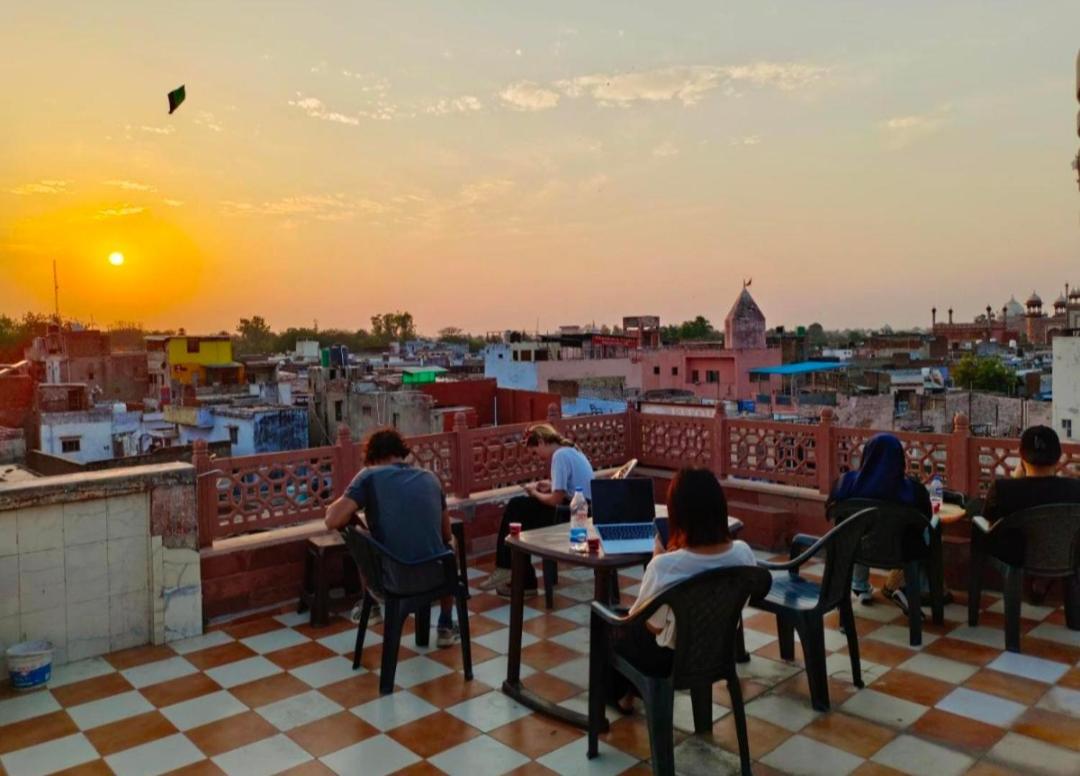 Hotel India Inn Walking Distance From Taj Mahal-- Rooftop Taj Mahal View アーグラ エクステリア 写真